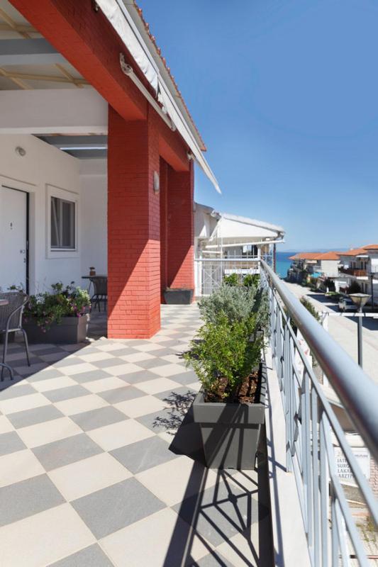 Nikogroup Plaza Apartment Polychrono Exterior photo